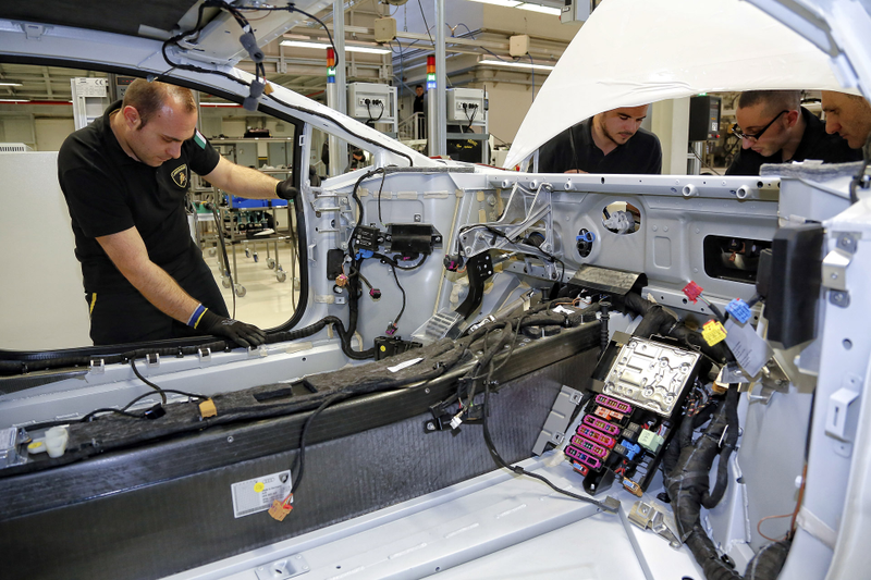 Illustration for article titled How Lamborghini Builds The Huracan